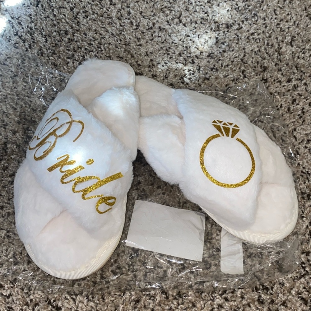 🪼Brand new ivory fluffy “Bride” slippers! - Picture 1 of 7